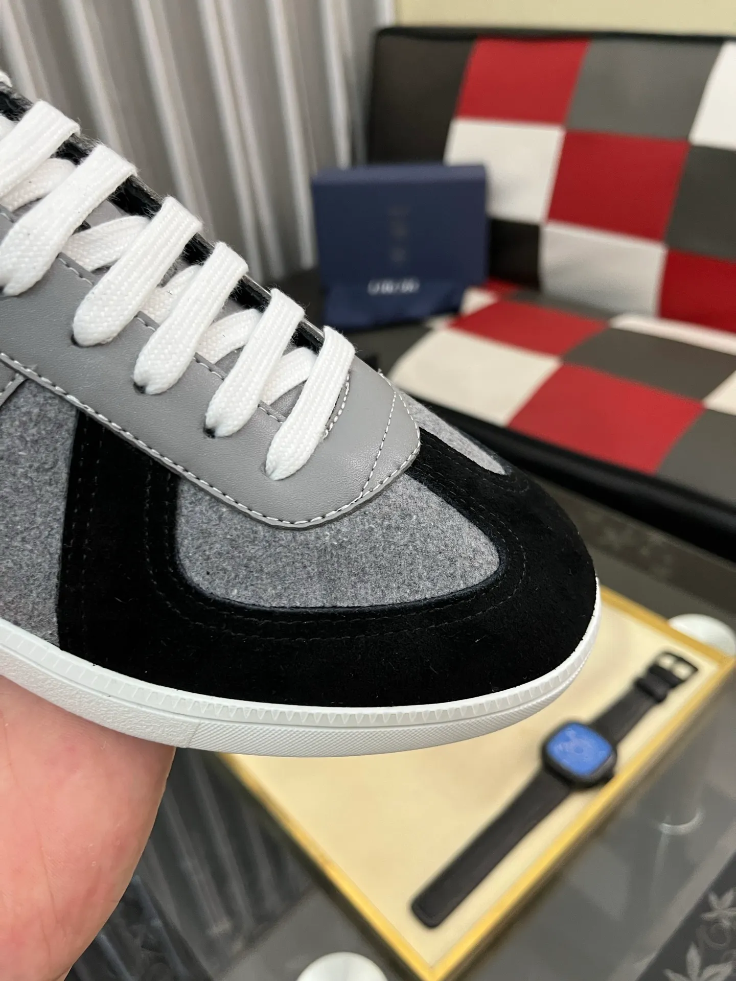 Men's shoes 💰400⌚️⌚️ 【Dior*DIAO】original quality.~ Unique modern style sneakers. 🏃A must-have casual shoe for trendy men😍😍 Original brand imported from Italy, imported original leather, sheep lining (refuses to discolor and grind feet) Sole: Original sole provided by the original factory, French lazy style design ⚠️Fit to the feet, original quality, super comfortable original sole. Code number: 38-443️⃣Colors available